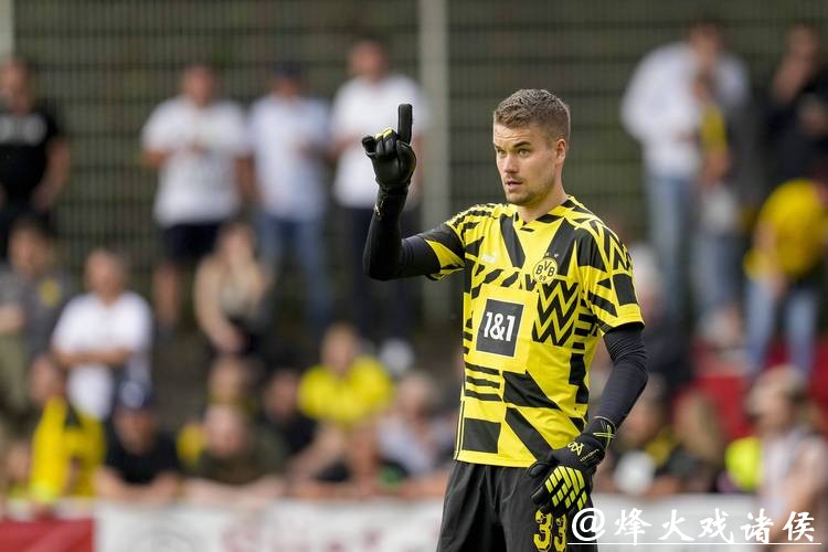 多特官方：球员将放弃部分薪水 缓解俱乐部压力